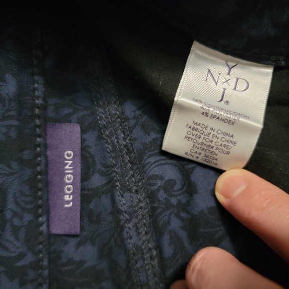 NYDJ Jade Leggings, Navy Blue, Jacquard floral, Women's Size 0 - Picture 5 of 8